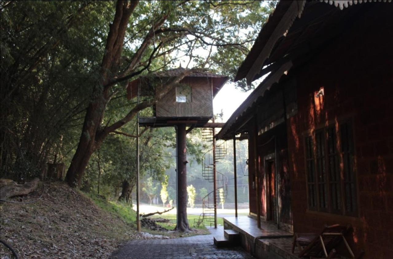 Elephant Valley Resort Pulpally Exterior foto
